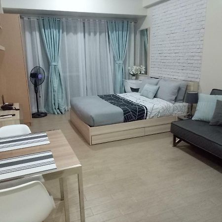 Eighty One Newport Boulevard Manila Eksteriør bilde