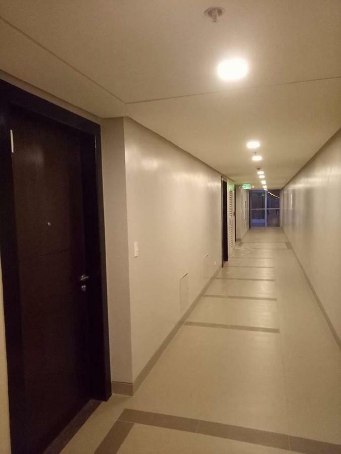 Eighty One Newport Boulevard Manila Eksteriør bilde