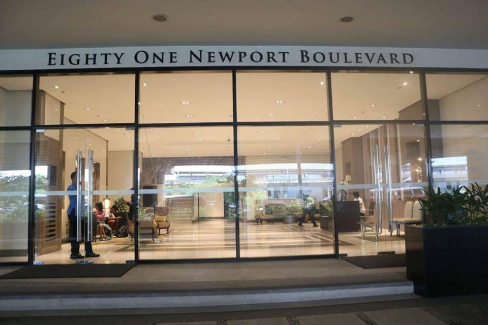 Eighty One Newport Boulevard Manila Eksteriør bilde