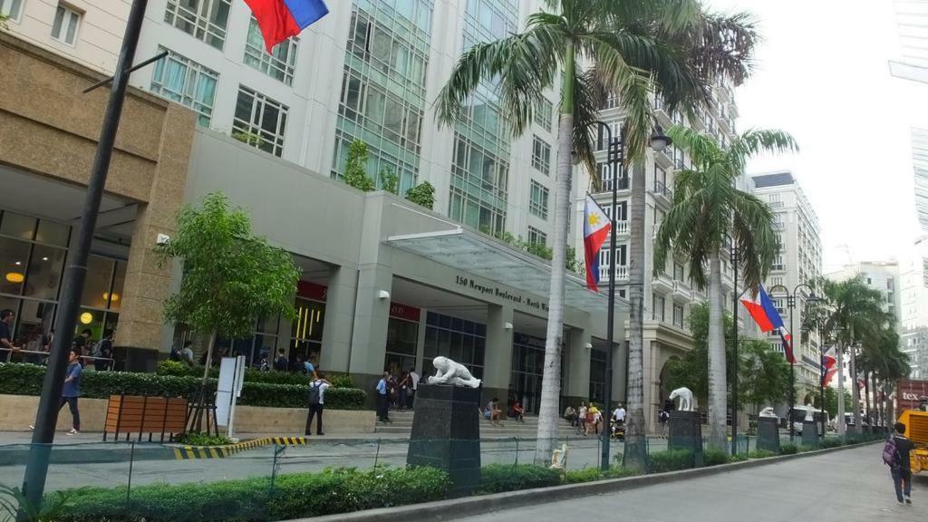 Eighty One Newport Boulevard Manila Eksteriør bilde