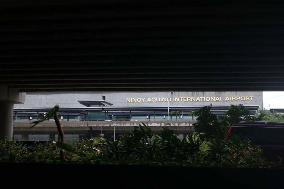 Eighty One Newport Boulevard Manila Eksteriør bilde