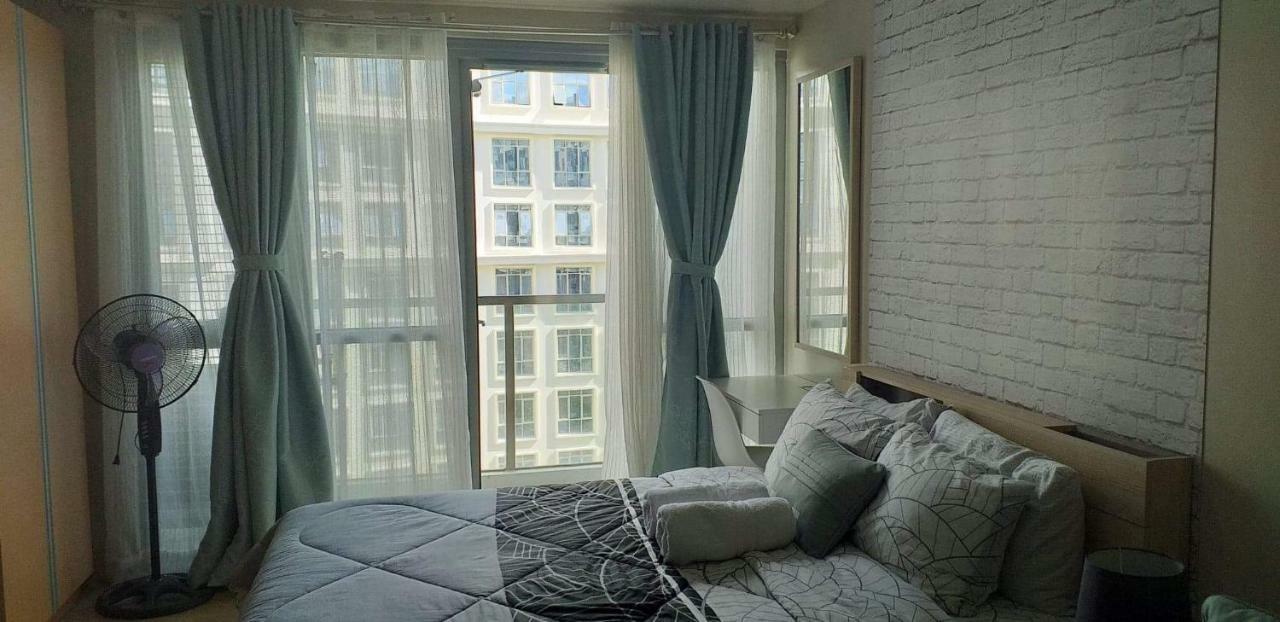Eighty One Newport Boulevard Manila Eksteriør bilde