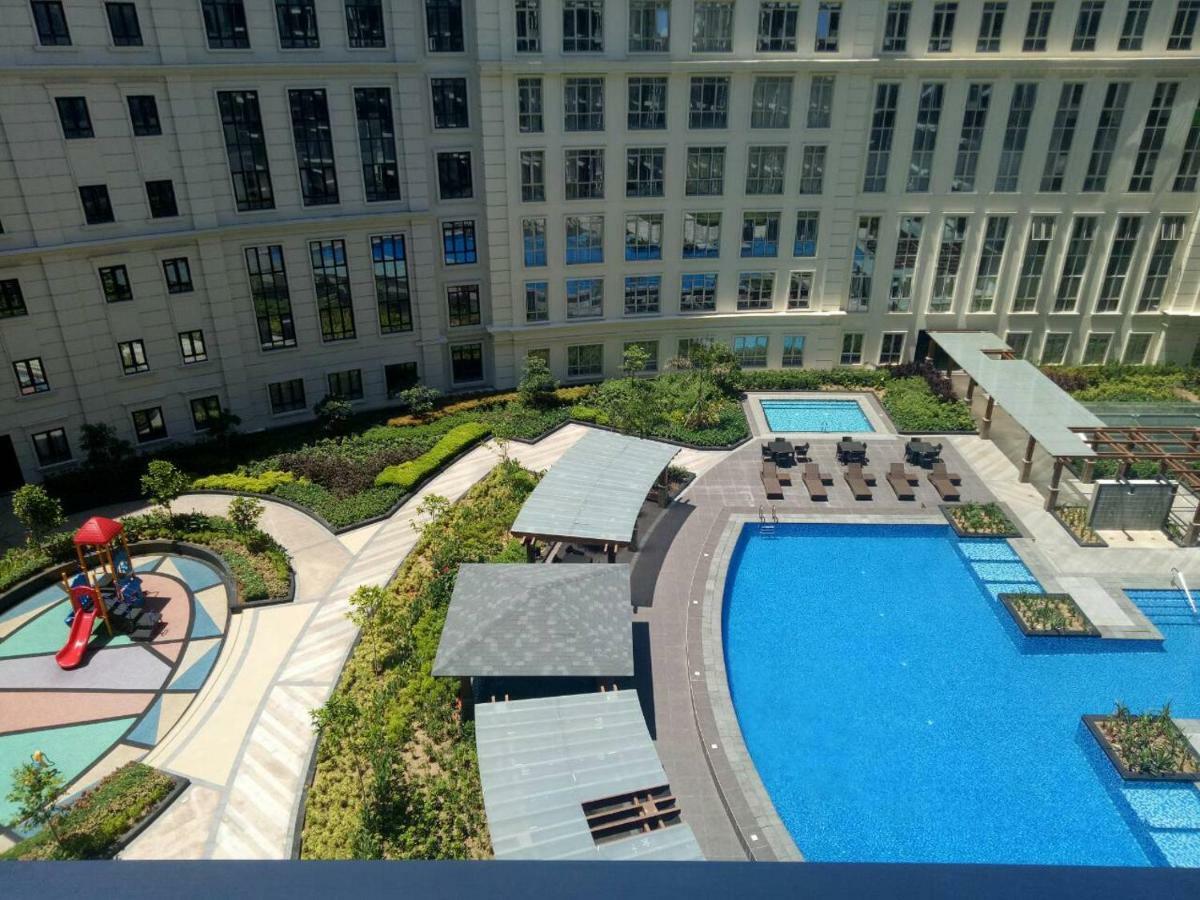 Eighty One Newport Boulevard Manila Eksteriør bilde