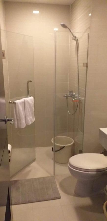 Eighty One Newport Boulevard Manila Eksteriør bilde