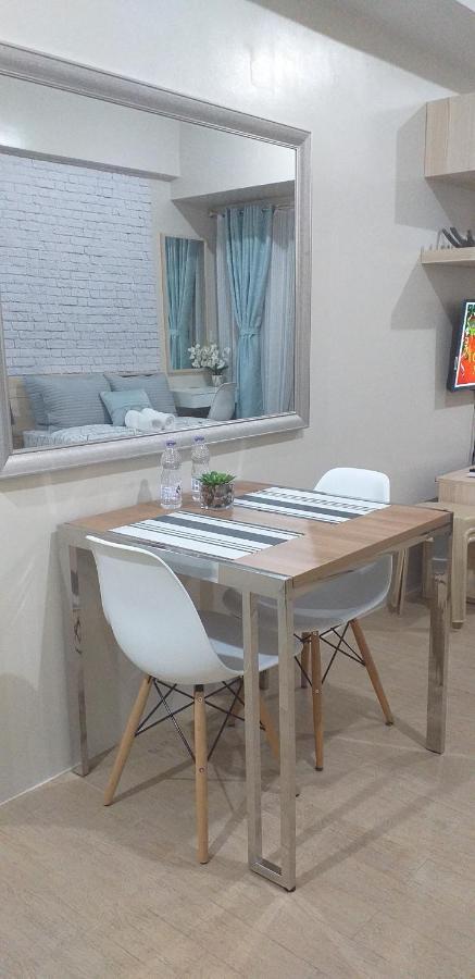 Eighty One Newport Boulevard Manila Eksteriør bilde
